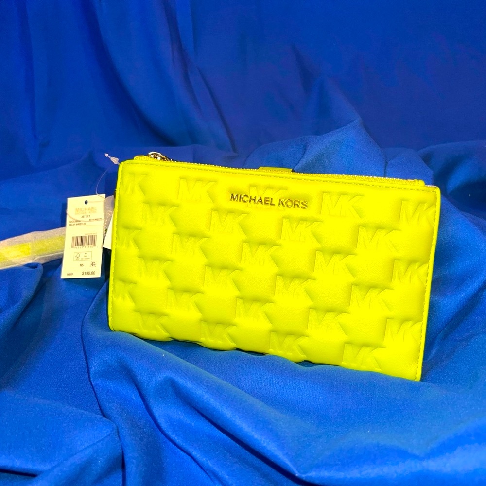 Michael Kors Jet Set Wristlet